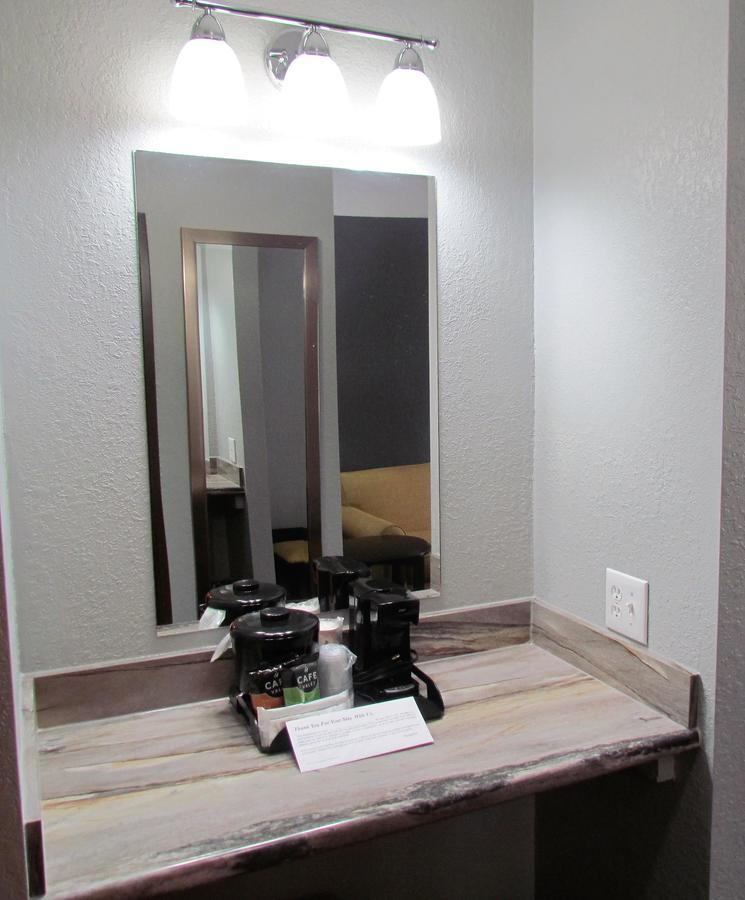 Oak Hill Inn & Suites Canton エクステリア 写真